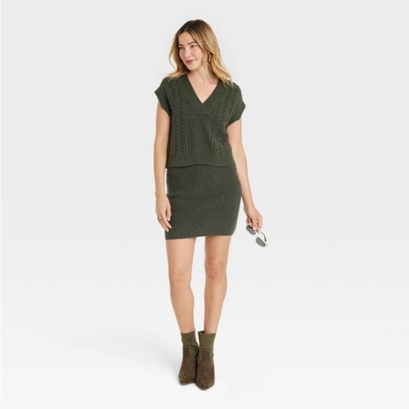 Women's Mini Sweater Skirt - Universal
Thread™M Green L - Picture 1 of 7
